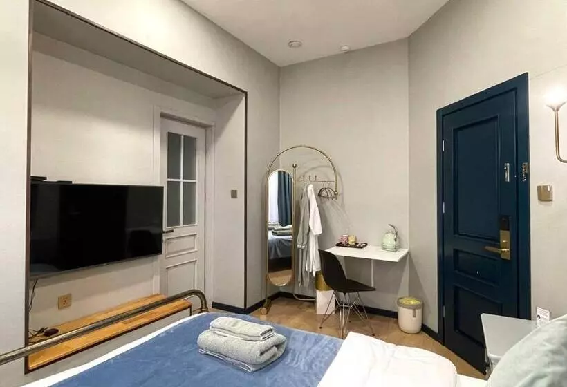 Apart Hotel Console