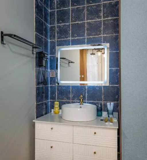 Apart Hotel Console