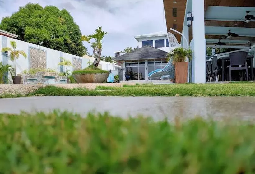 ベッドアンドブレックファースト Sea Horizon Resort