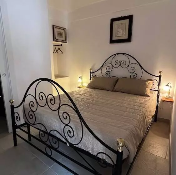 Aamiaismajoitus (B&B) Locazione Turistica Il Boschetto