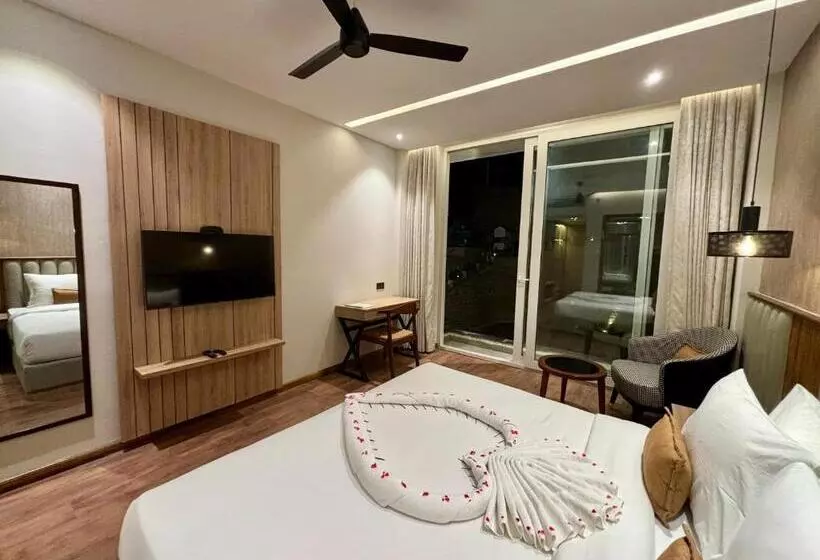 ホテル Arnisa Kasauli   A Boutique