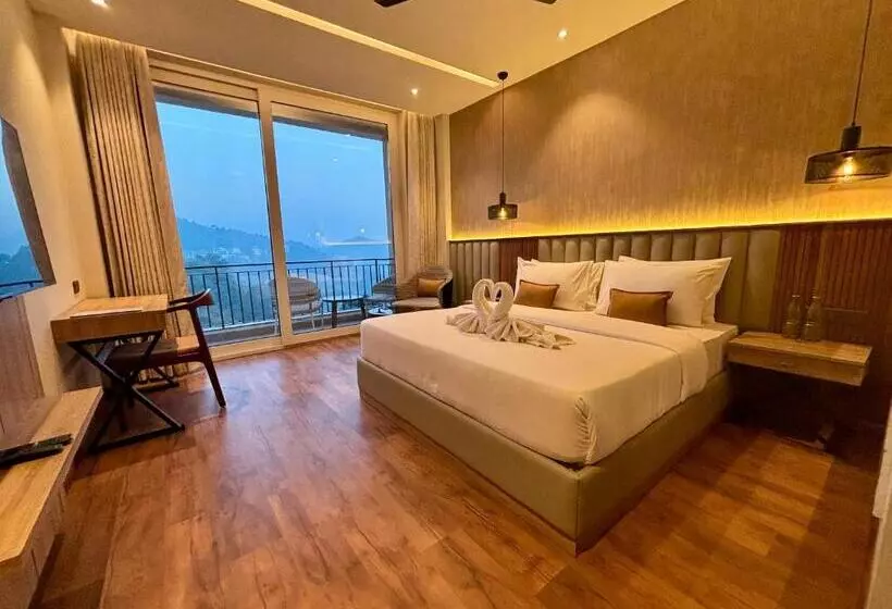 ホテル Arnisa Kasauli   A Boutique