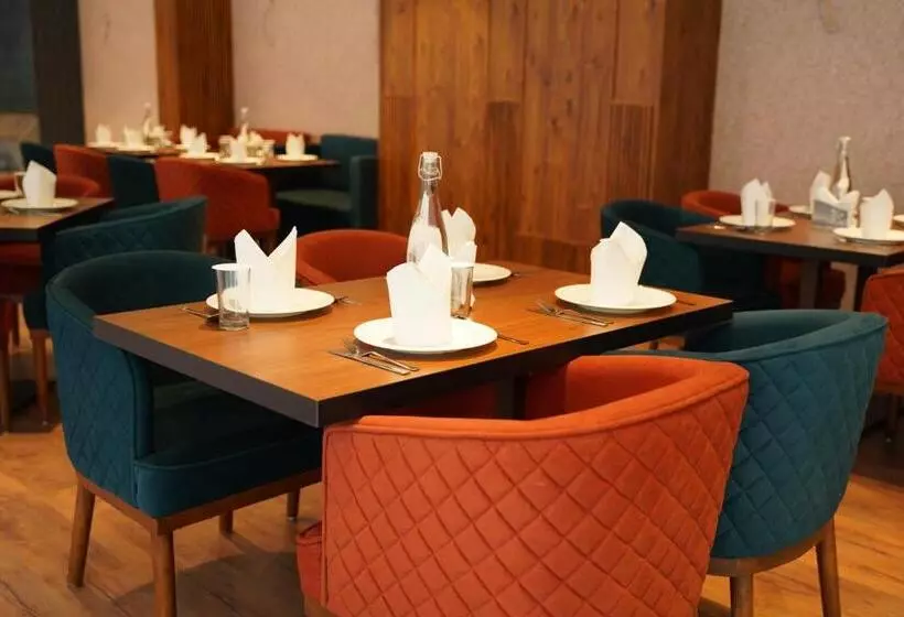 ホテル Arnisa Kasauli   A Boutique