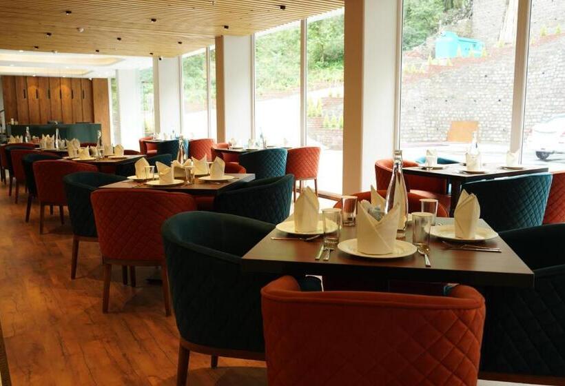 ホテル Arnisa Kasauli   A Boutique