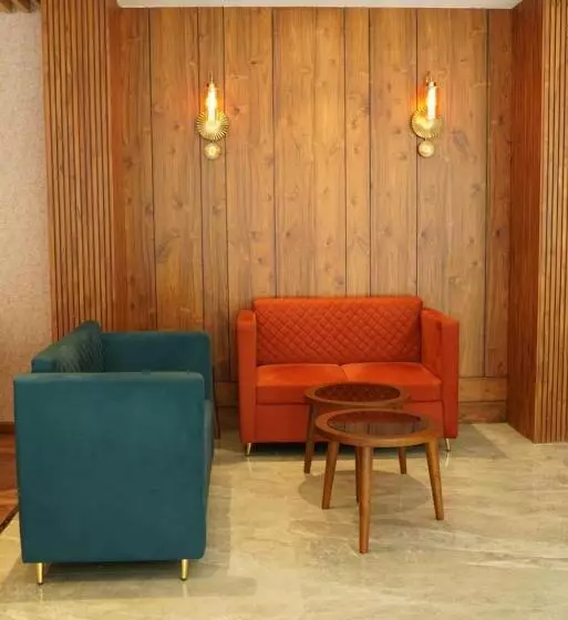 ホテル Arnisa Kasauli   A Boutique