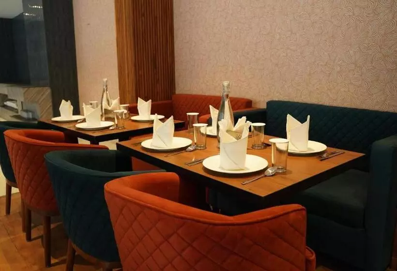 ホテル Arnisa Kasauli   A Boutique