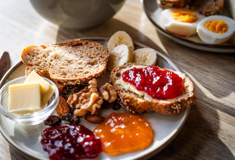 Luny`s Bed And Breakfast Ruschein