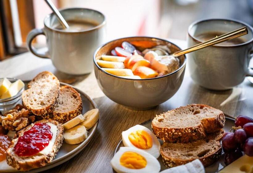 Luny`s Bed And Breakfast Ruschein