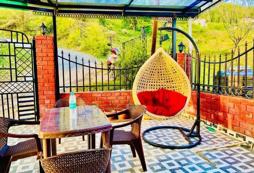 ホテル Staynest Mashobra With Balcony  A Peacefull Stay