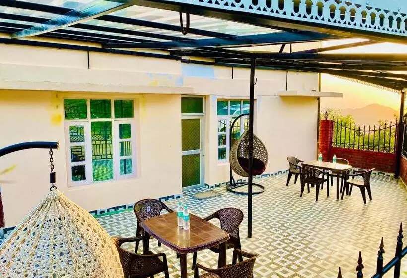 ホテル Staynest Mashobra With Balcony  A Peacefull Stay