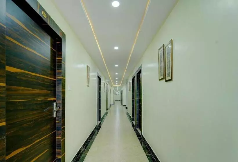 Oyo Flagship N S Hotel Banquet & Cafe