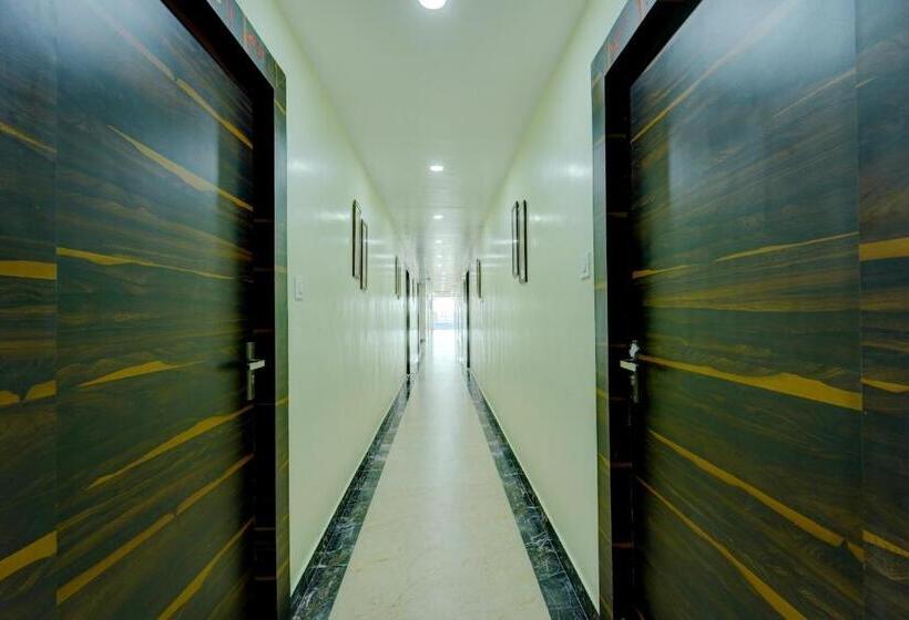 Oyo Flagship N S Hotel Banquet & Cafe