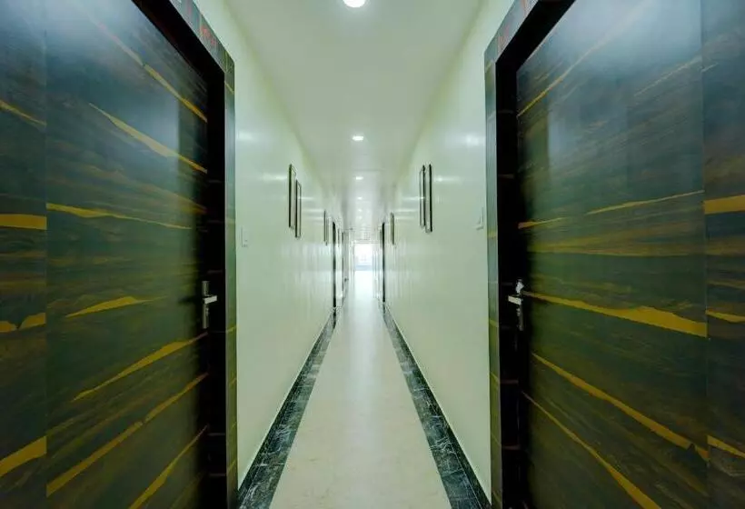 Oyo Flagship N S Hotel Banquet & Cafe