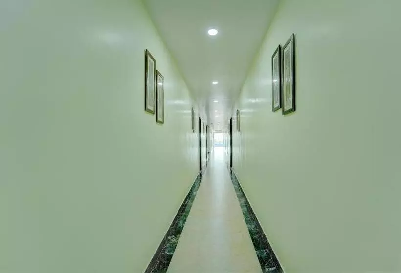 Oyo Flagship N S Hotel Banquet & Cafe