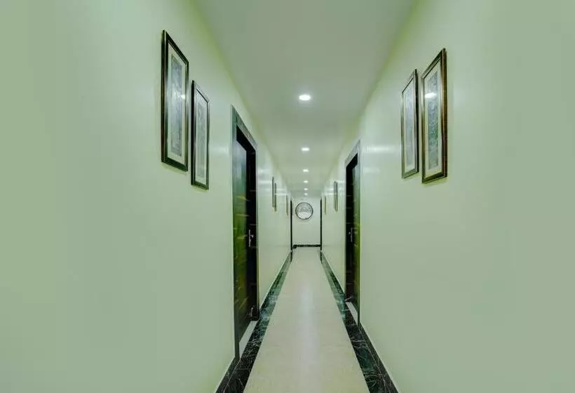 Oyo Flagship N S Hotel Banquet & Cafe