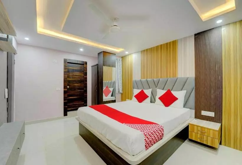 Oyo Flagship N S Hotel Banquet & Cafe