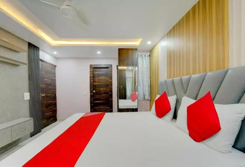 Oyo Flagship N S Hotel Banquet & Cafe