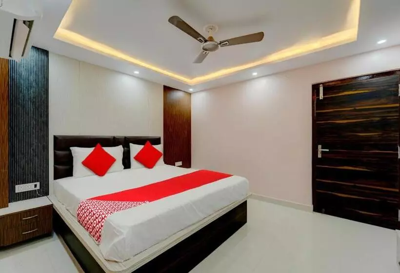 Oyo Flagship N S Hotel Banquet & Cafe