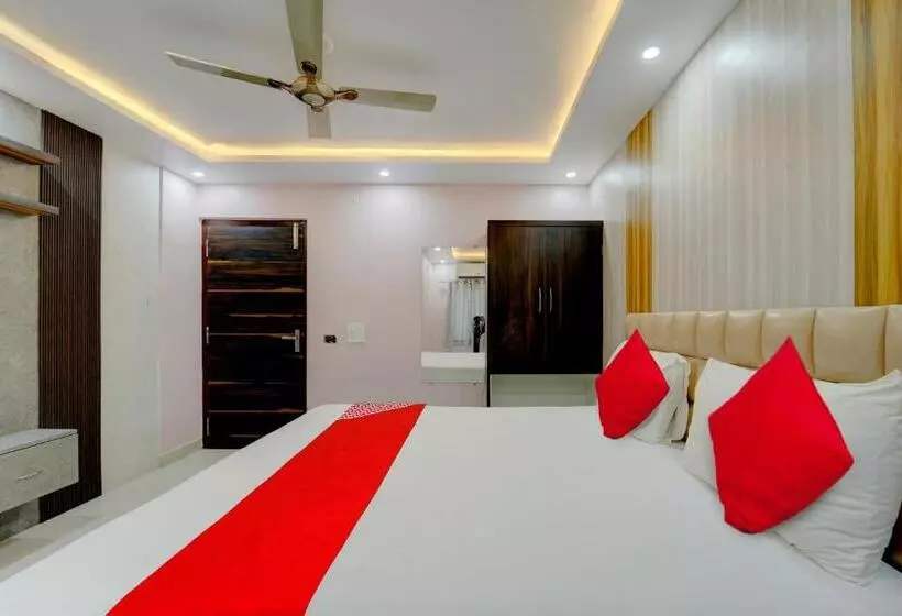 Oyo Flagship N S Hotel Banquet & Cafe