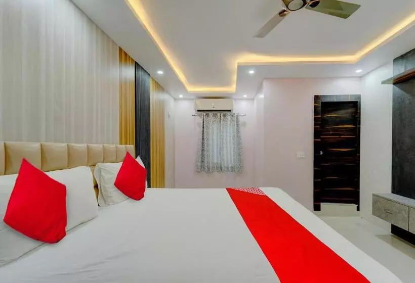 Oyo Flagship N S Hotel Banquet & Cafe