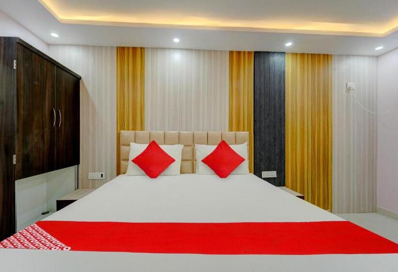 Oyo Flagship N S Hotel Banquet & Cafe