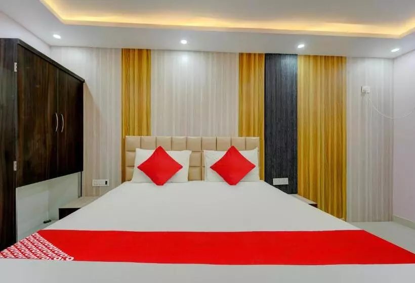 Oyo Flagship N S Hotel Banquet & Cafe