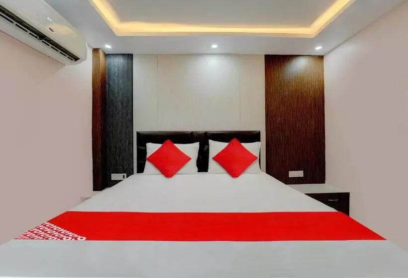 Oyo Flagship N S Hotel Banquet & Cafe