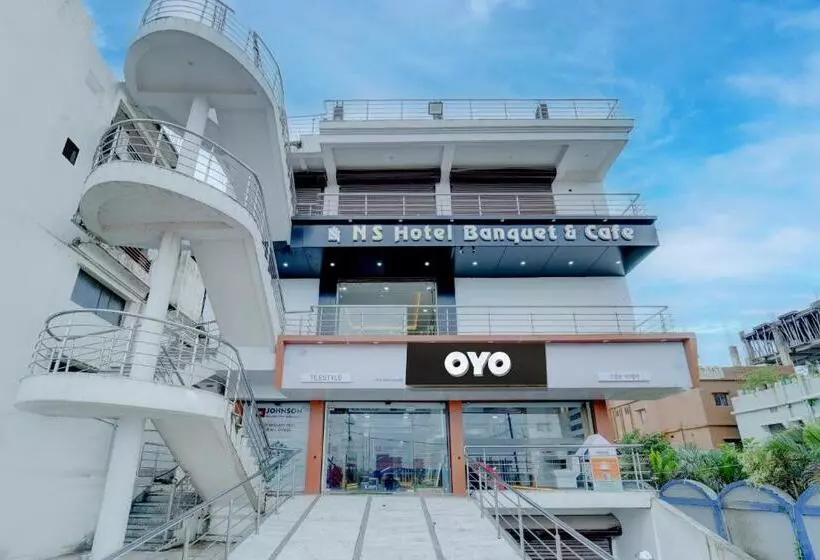 Oyo Flagship N S Hotel Banquet & Cafe