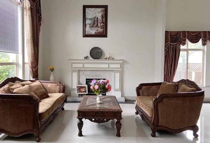 Bed and Breakfast Richmond Seafair Garden