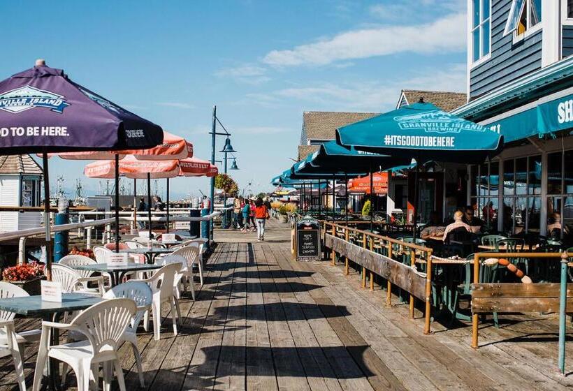 Bed and Breakfast Richmond Seafair Garden