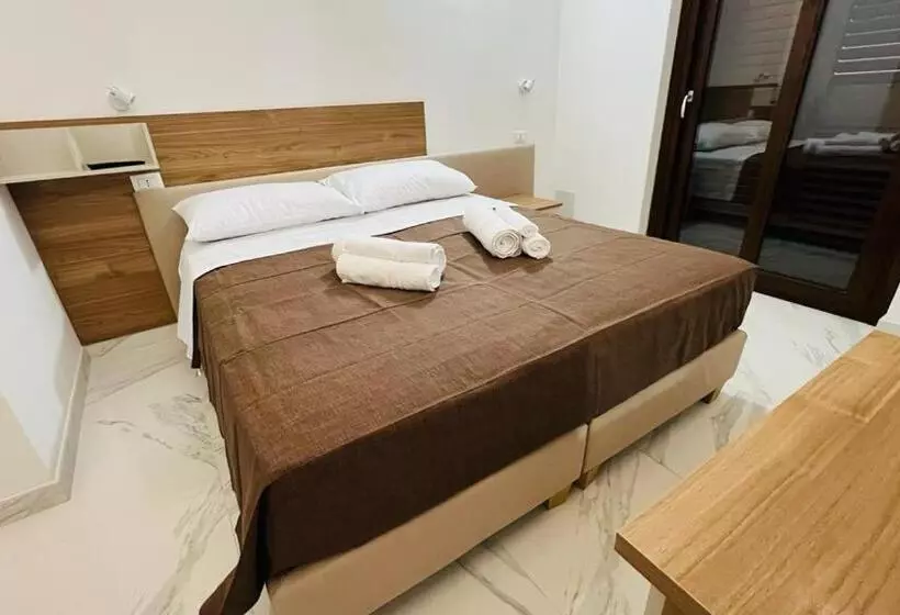 ベッドアンドブレックファースト Topazio Rooms & Apartment Tropea