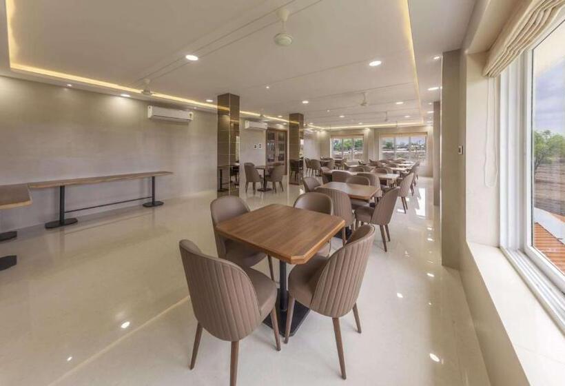 Отель Nanded Boutique Retreat