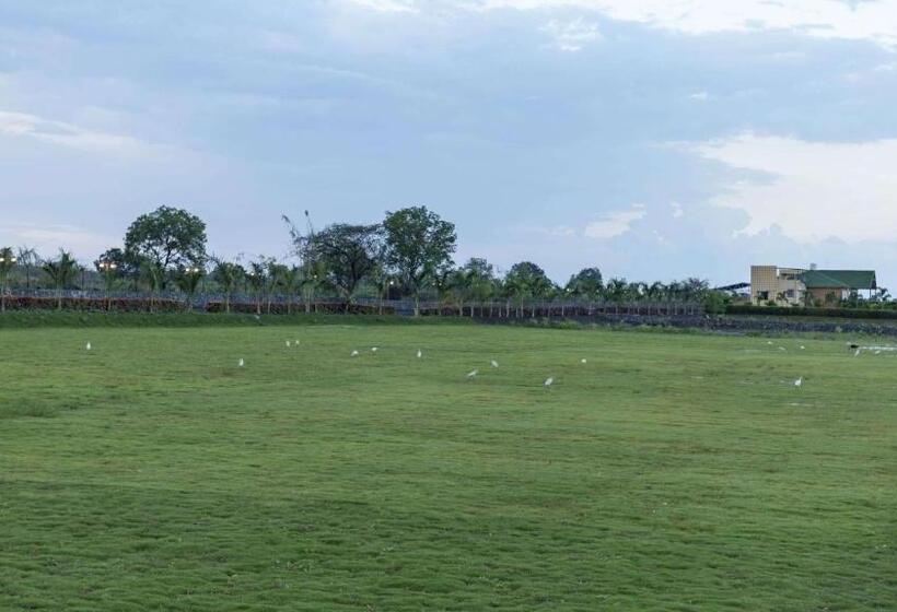 Отель Nanded Boutique Retreat