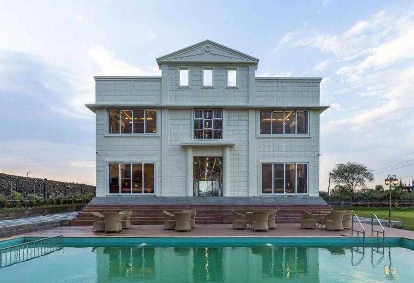 Отель Nanded Boutique Retreat