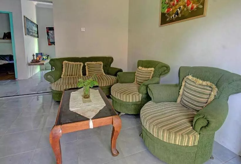 ホテル Oyo 92825 Kamar Lombok