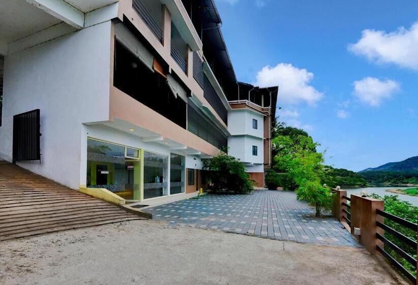 Hotel Oyo Flagship Naval Tower