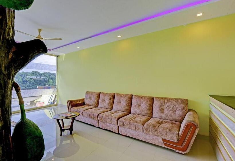 Hotel Oyo Flagship Naval Tower