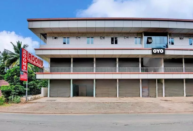 ホテル Oyo Flagship Naval Tower