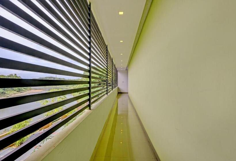 Hotel Oyo Flagship Naval Tower