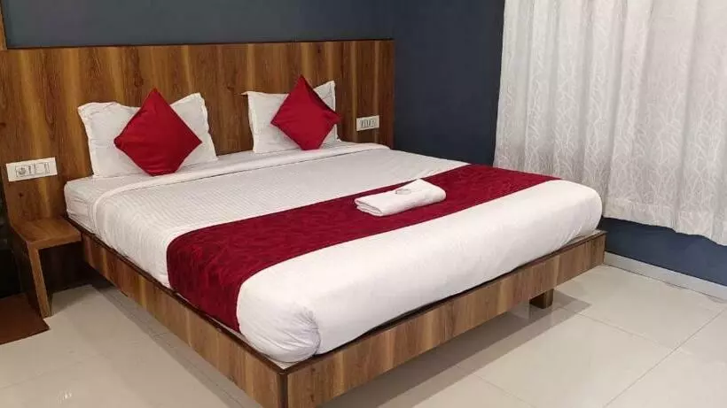 ホテル Shree Mahalaxmi Inn Couple Friendly