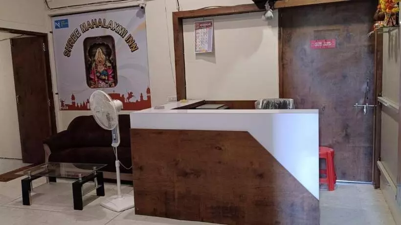 ホテル Shree Mahalaxmi Inn Couple Friendly
