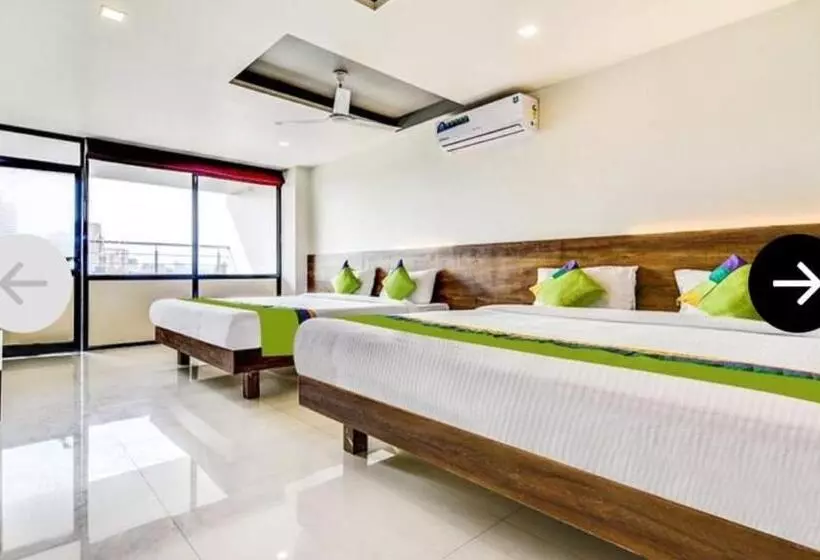 ホテル Shree Mahalaxmi Inn Couple Friendly