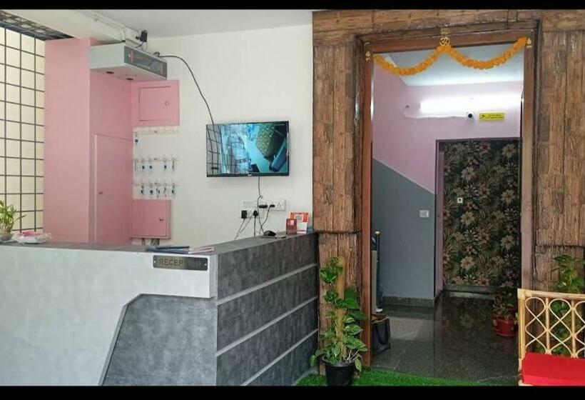 هتل کپسول Pmr Queens Living