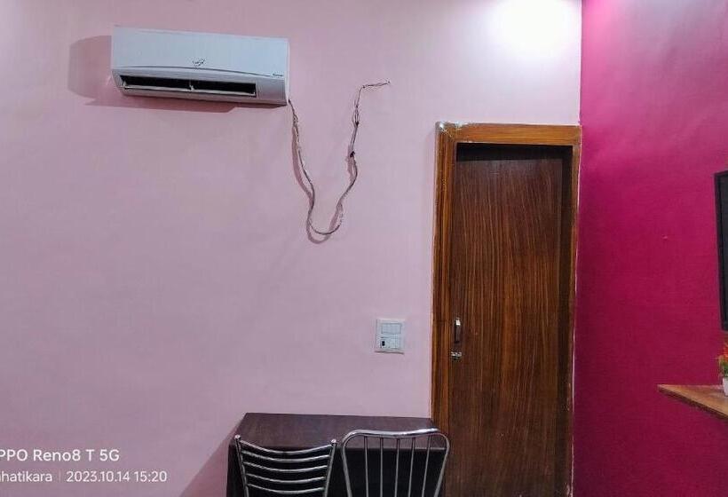 膳宿费 Shree Radhika Dham