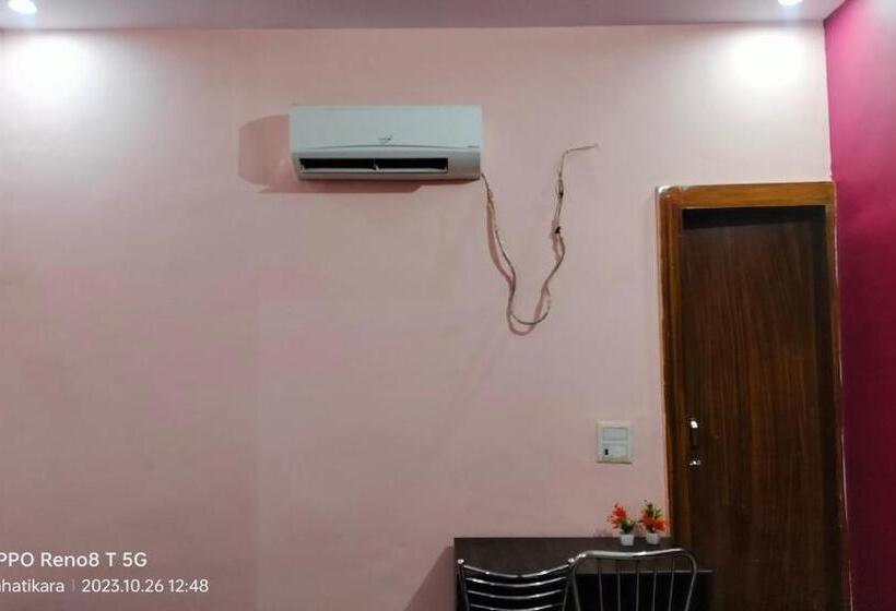 膳宿费 Shree Radhika Dham