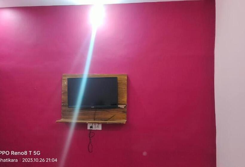 膳宿费 Shree Radhika Dham