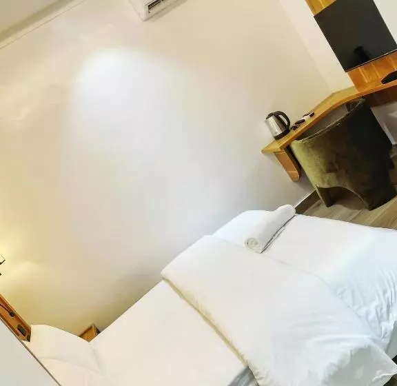 Studio 6