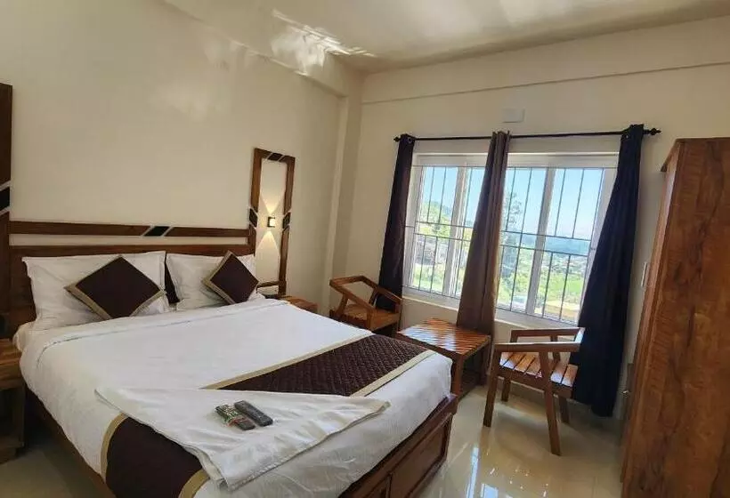 ホテル Sviksha Inn