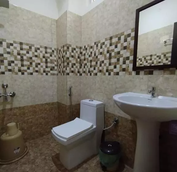 ホテル Sviksha Inn