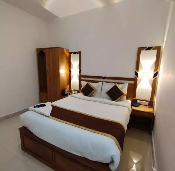 ホテル Sviksha Inn